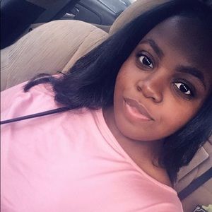 Meet your Posher, Estelle